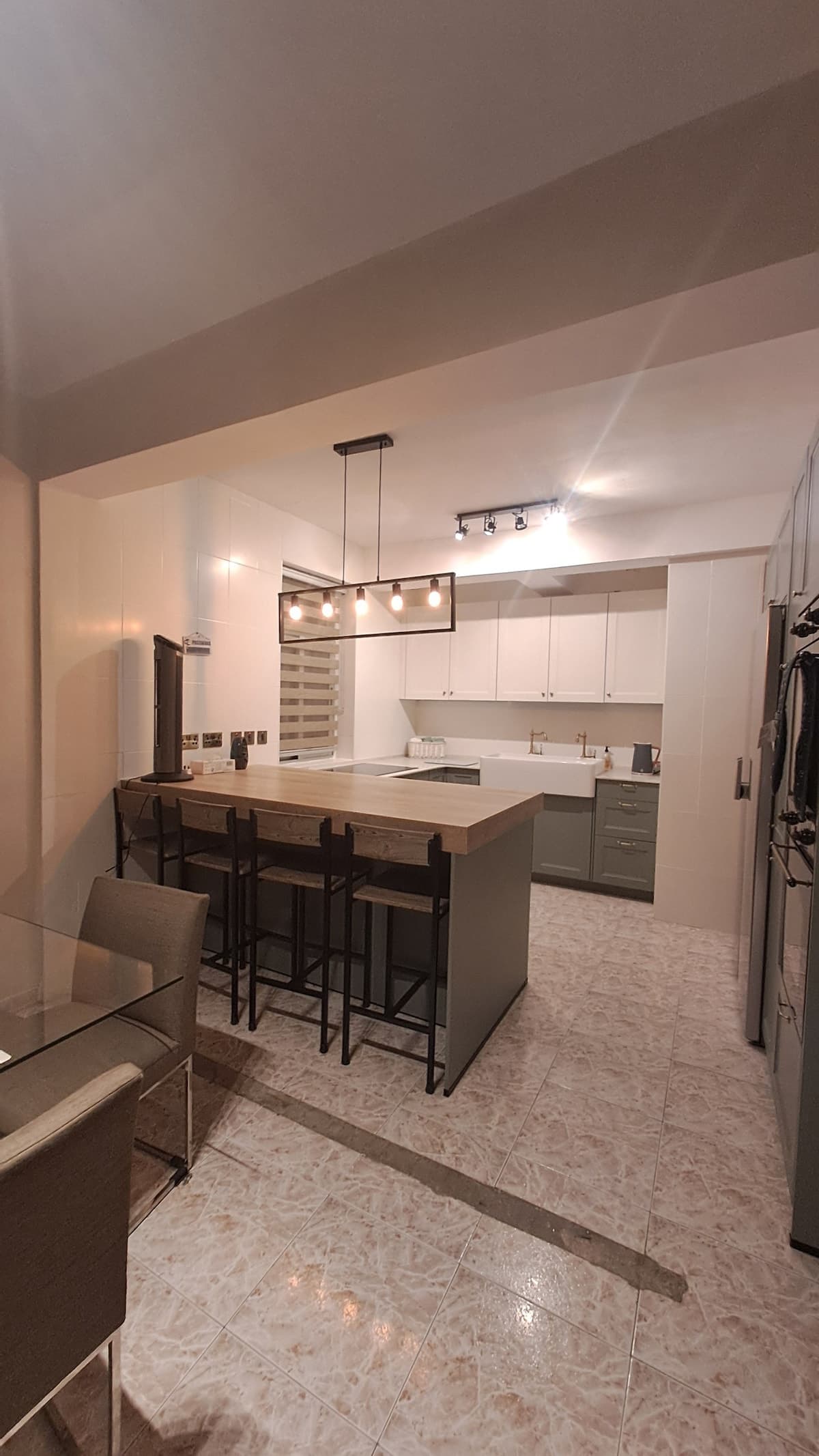 Family Stylish — 3-Bedroom Off Main Street — photo 3